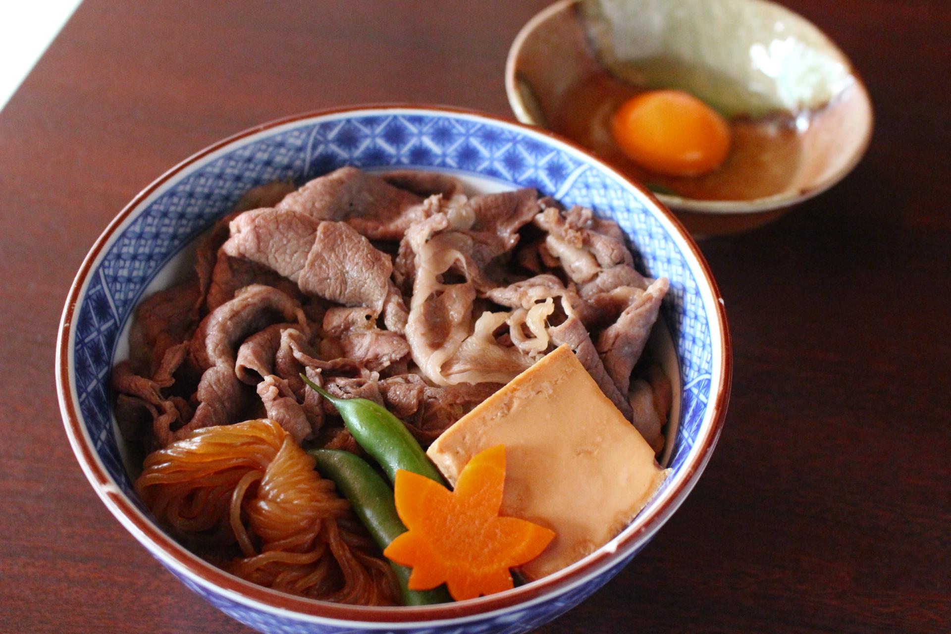 和牛すきやき丼(不定期)