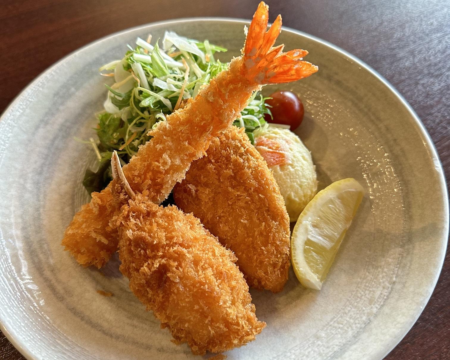 ミックスフライ定食